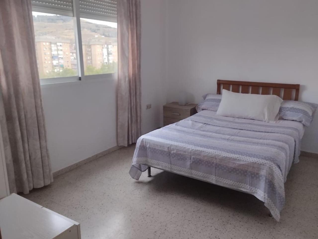 Spacious Room With Private Key And Wifi Granada Exterior foto